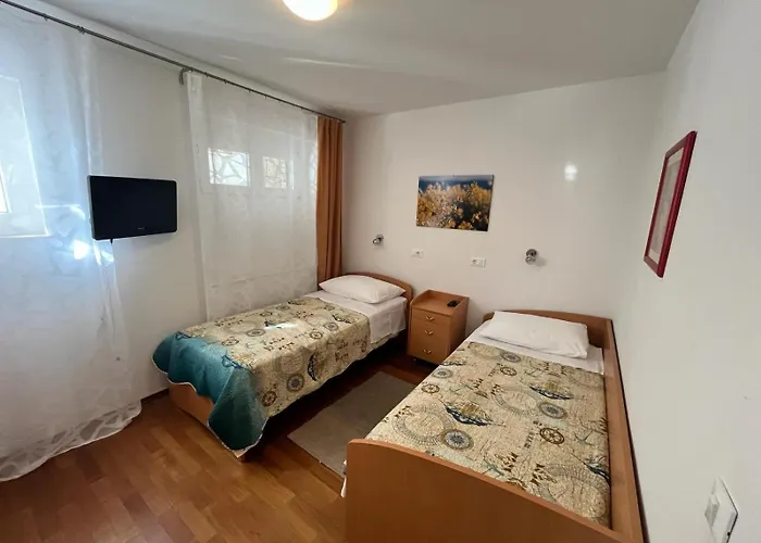 Mare Lägenhet Baška Voda